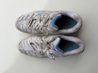 Zapatillas Asics Padel Blancas y Azules