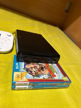 Nintendo Wii U con mando y juegos