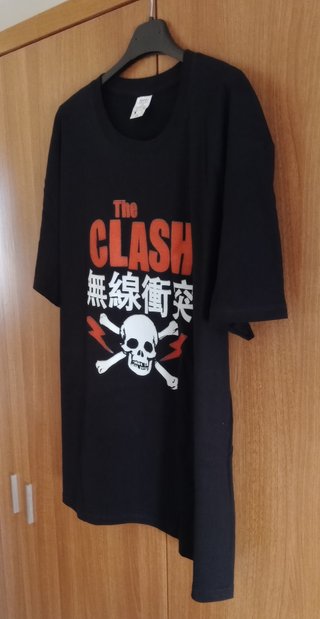 Camiseta The Clash Calavera Radio Clash