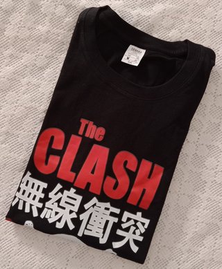 Camiseta The Clash Calavera Radio Clash