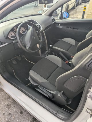 Peugeot 207 2009 1.4 VTI