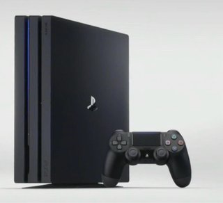 PS4 Pro Nera + Controller + Gioco a scelta