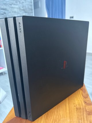 Ps4 Pro Negra + Mando