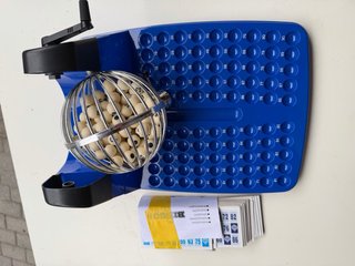 Máquina de Bingo con Bolas y Cartones