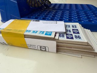 Máquina de Bingo con Bolas y Cartones
