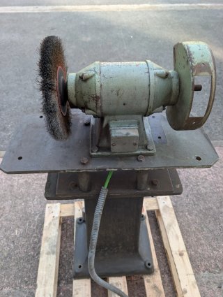 Esmeriladora trifásica industrial