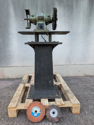Esmeriladora trifásica industrial