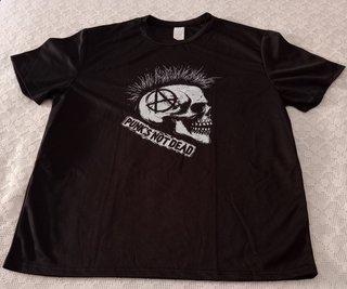 Camiseta Punks Not Dead Calavera Punk