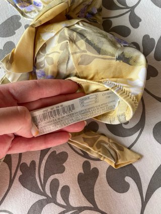 Bikini Oysho floral amarillo