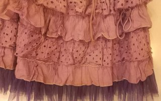 Falda midi Onado volantes y bordados