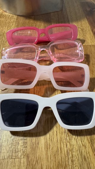 Gafas de sol Bershka, stradivarius rosas.