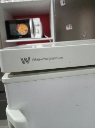 Congelador White Westinghouse con compartimentos