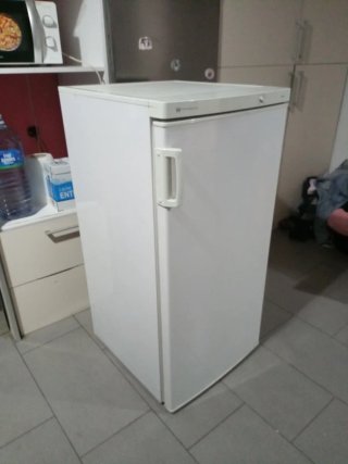 Congelador White Westinghouse con compartimentos