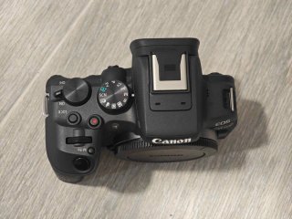 Canon EOS R10 + Objetivo 18-45mm + 2 Baterías