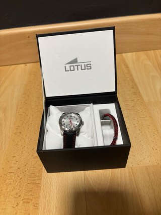 Reloj + Pulsera Roja y negra marca Lotus