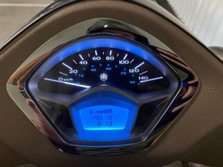 Piaggio Liberty 125 gris asiento marrón