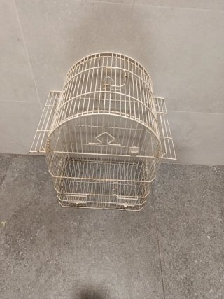 Gabbia per uccelli bianca