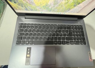 Portátil Lenovo IdeaPad 1 15 i3 / 8GB / 256GB SSD