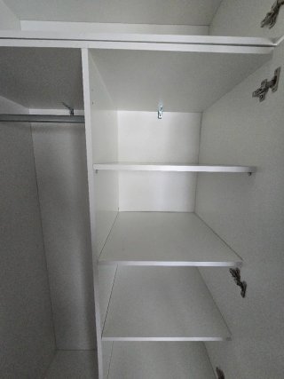 Armario blanco Ikea 2 puertas y 3 cajones