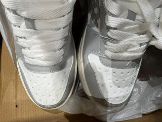 Zapatillas Amiri Grises y Blancas