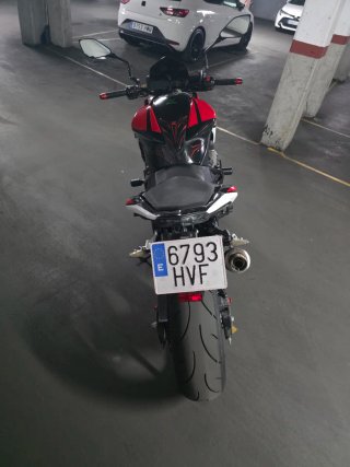 Kawasaki Z800e Negra y Roja