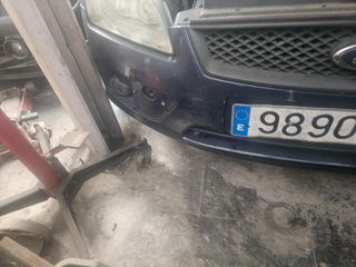 Ford Focus Mk2 Paragolpes delantero