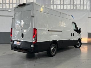 Iveco Daily Furgon 35C 16 V 3520L/H2 115 kW (156 CV)