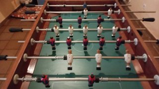 Futbolín madera maciza casi nuevo