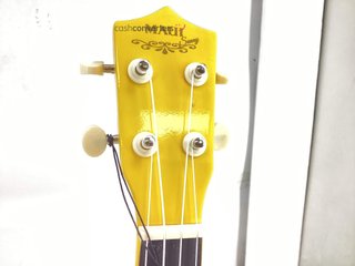 ukelele maui sunny 10-yw