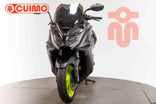 KYMCO AK 550