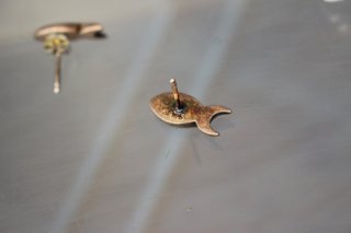 Pendientes botón oreja plata de ley: Peces, pececitos.