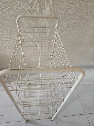 Carrito de almacenaje metálico blanco