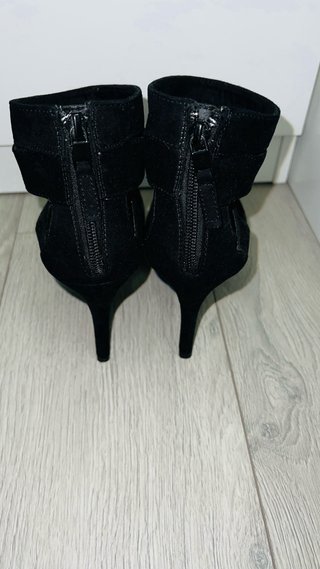 Sandalias Gladiadoras Negras Tacón