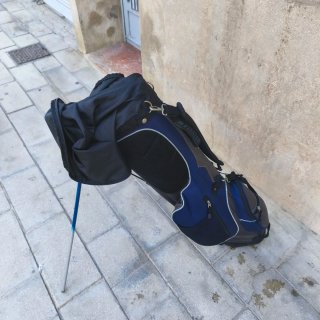 Bolsa de golf Decathlon con trípode y guarda palos