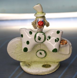 Porcelana Zampiva. Italia. Tarro y figura de payasos pelo espagueti.