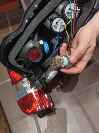 Faros traseros Toyota Hiace IV
