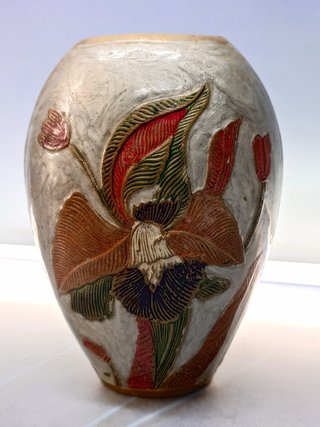 Jarrón, esmaltado, de metal, 17 cm.