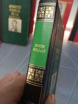 6 Libros, Grandes figuras de la historia ; Manuel Azaña, Simon Bolivar y mas.. Circulo amigos de la historia