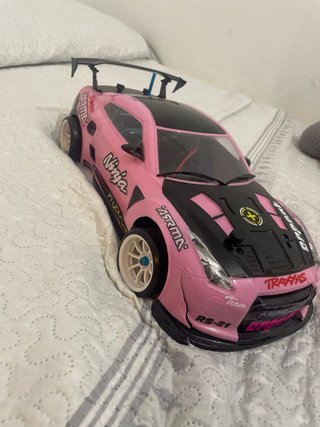 Coche RC Drift 1/10 RWD brushless + emisora FlySky