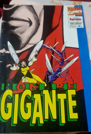 4 Cómics Hombre Gigante de Marvel Cómics