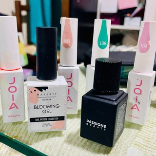4  permanentes joia, 1 blooming gel, top coat mate