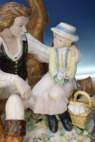 Porcelana Artística Levantina. Conjunto escultórico. Años 70.