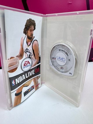 Videojuego PSP NBA Live 08