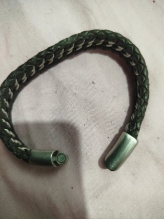 Pulsera cuero trenzado cierre magnético