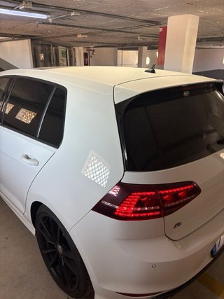 Volkswagen Golf 2015 R 300 4Motion