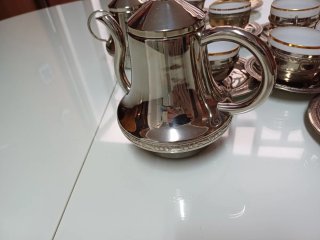 Juego de café de cerámica y metal alpaca