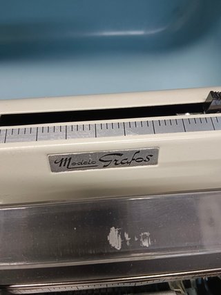 maquina de escribir, ANDINA GRAFOS. MÁQUINA ESCRIBIR CON MALETÍN, AÑOS 60. en buen estado