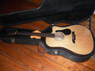 GUITARRA ALVAREZ ELECTROACÚSTICARD8C DREADNOUGHT