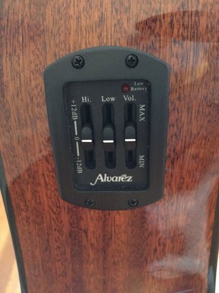GUITARRA ALVAREZ ELECTROACÚSTICARD8C DREADNOUGHT