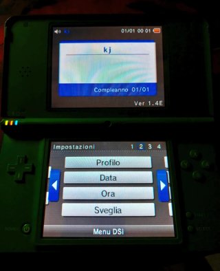 Nintendo DSi XL Verde + Gioco. semi funzionante